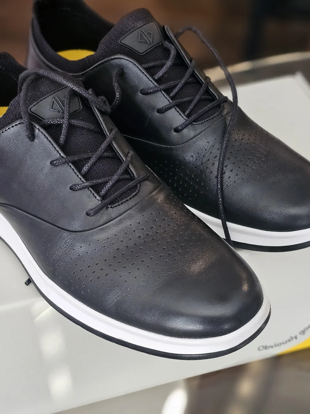 Amberjack black casual